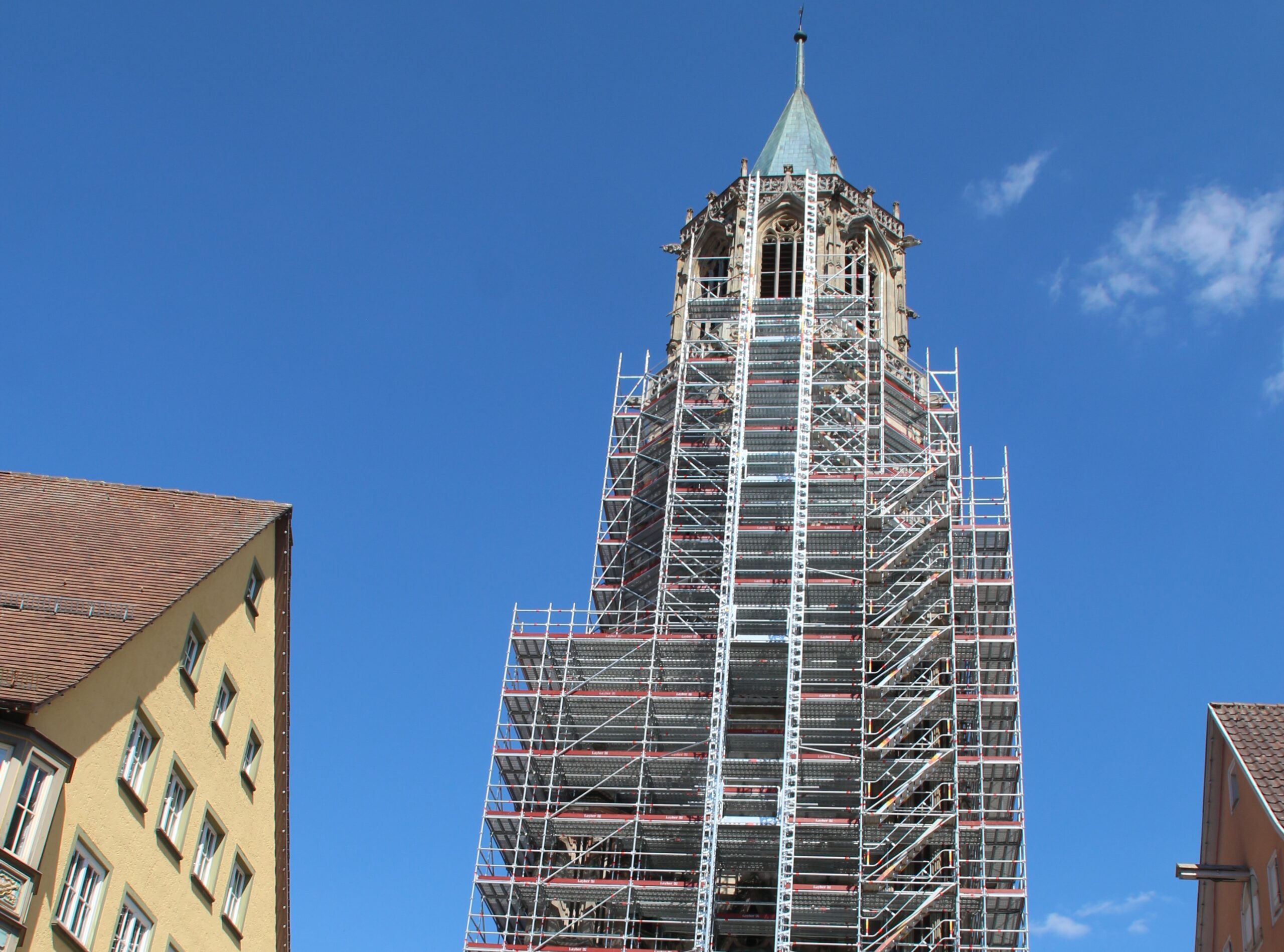 Der eingerüstete Kapellenturm